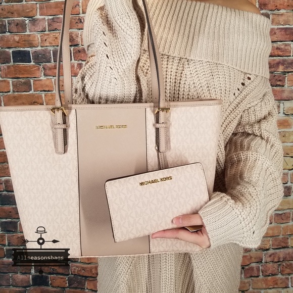 Michael Kors Medium carryall tote wallet SET Fawn - Picture 2 of 8